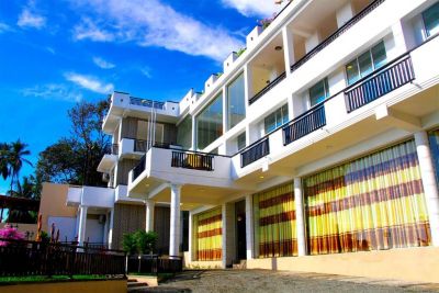QUEENS BEACH HOTEL 3★