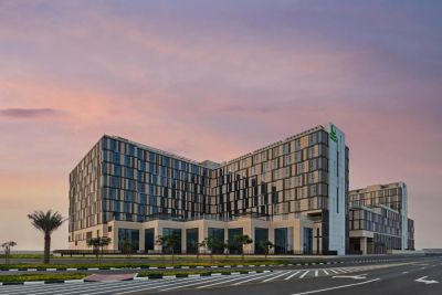 HOLIDAY INN DUBAI AL MAKTOUM AIRPORT 4★
