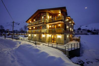 PINE CHALETS 4★